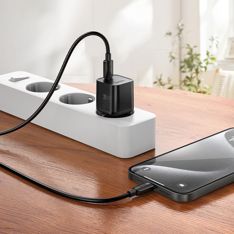 Мережевий зарядний пристрій HOCO N64 Ingenious single port PD20W charger BLack