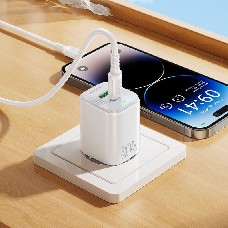 Мережевий зарядний пристрій BOROFONE BAS83A Star PD20W+QC3.0 charger set (C to iP) (EU) White