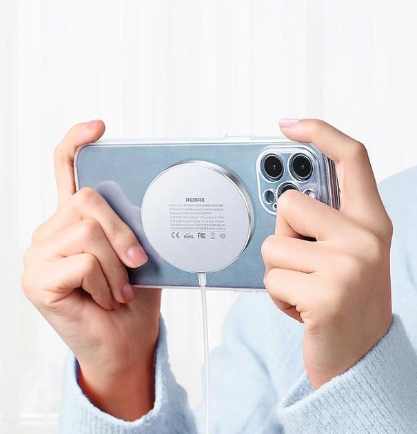 Бездротовий зарядний пристрій REMAX Jinga Series 15W Magnetic Wireless Fast Charger  RP-W58 White